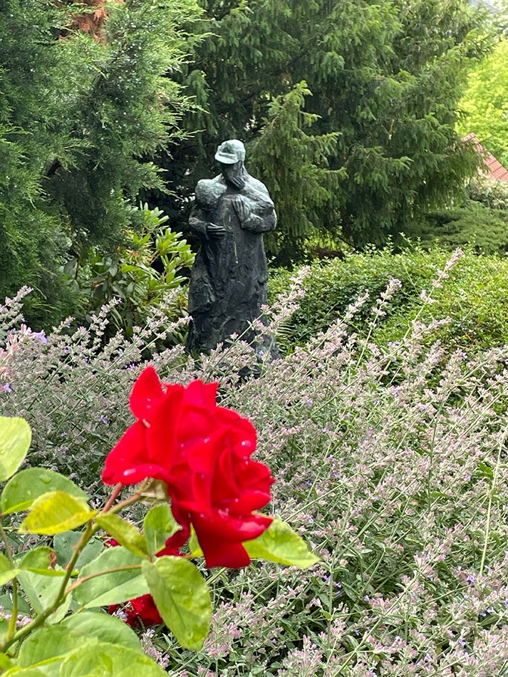 Kriegsheimkehrer Skulptur, Adenauerhaus, Röhndorf 2023